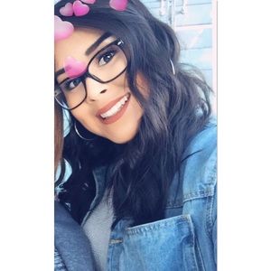 Meet your Posher, Noemi